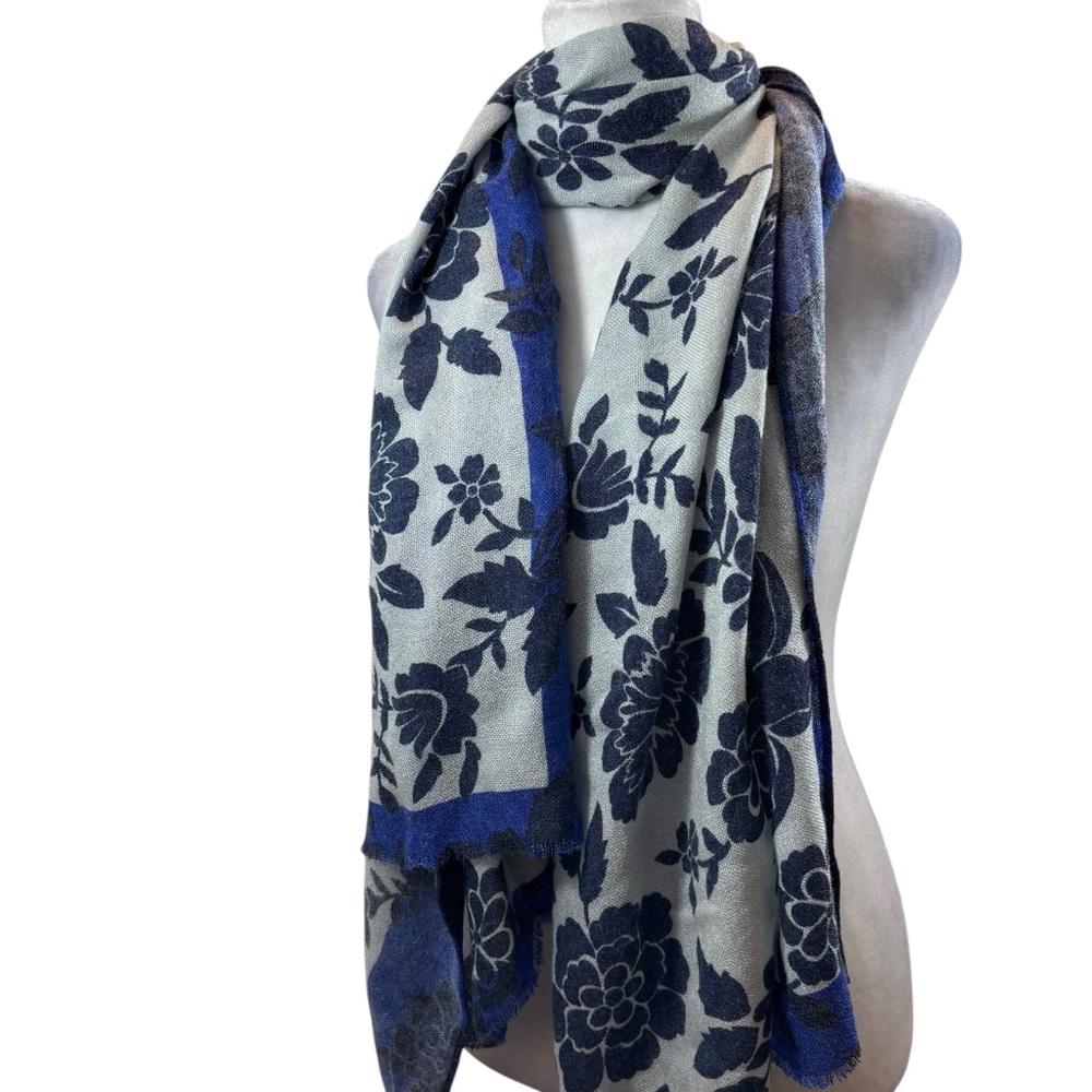 Ladies Echo‎ Brand Large Blue and Black Floral Scarf